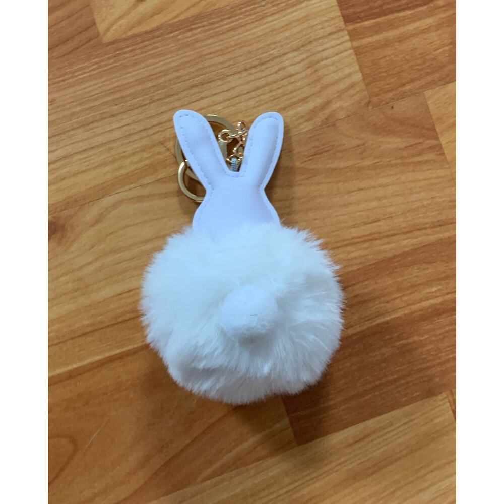 White Rabbit Charm‎  Keychain - Picture 2 of 2